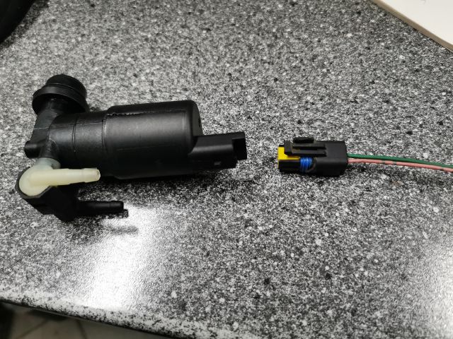 bontott TOYOTA COROLLA Első Ablakmosó Szivattyú