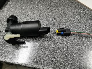 bontott TOYOTA COROLLA Első Ablakmosó Szivattyú