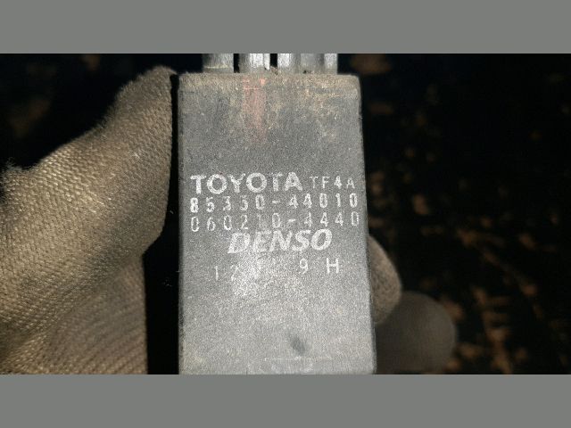 bontott TOYOTA COROLLA Első Ablakmosó Szivattyú