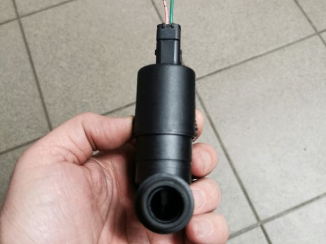 bontott TOYOTA COROLLA Első Ablakmosó Szivattyú