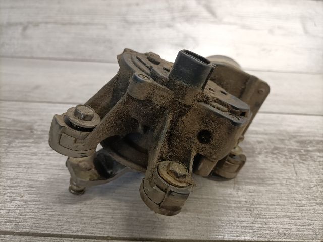 bontott TOYOTA COROLLA Első Ablaktörlő Motor