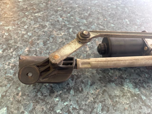 bontott TOYOTA COROLLA Első Ablaktörlő Szerkezet Motorral