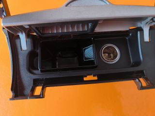 bontott TOYOTA COROLLA Első Hamutartó