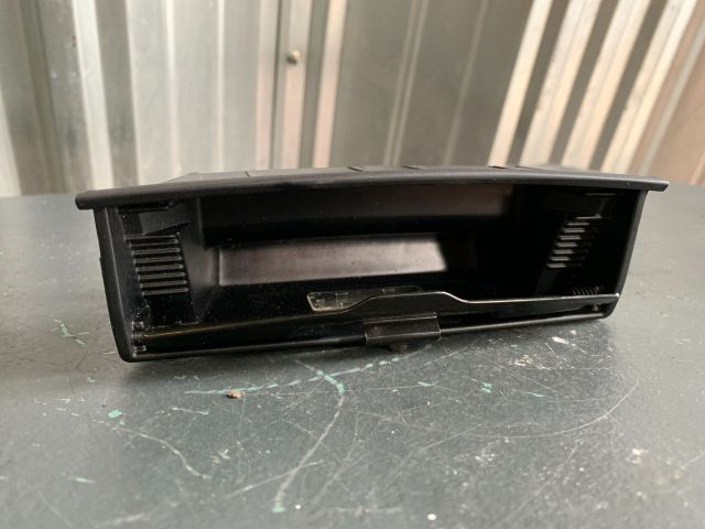 bontott TOYOTA COROLLA Első Hamutartó