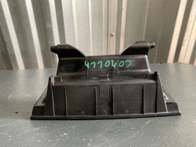 bontott TOYOTA COROLLA Első Hamutartó