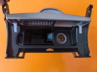 bontott TOYOTA COROLLA Első Hamutartó