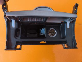 bontott TOYOTA COROLLA Első Hamutartó