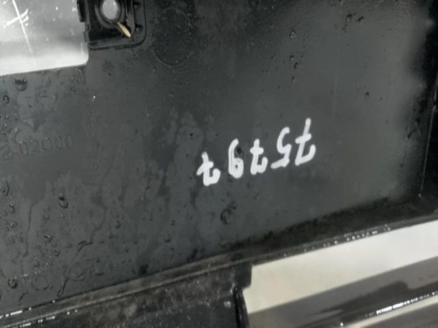 bontott TOYOTA COROLLA Első Lökhárító Alsó Középső Díszrács