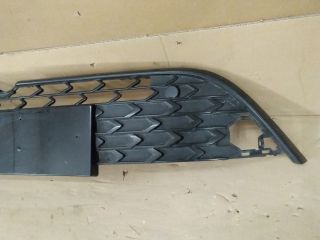 bontott TOYOTA COROLLA Első Lökhárító Alsó Középső Díszrács