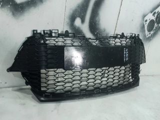 bontott TOYOTA COROLLA Első Lökhárító Alsó Középső Díszrács