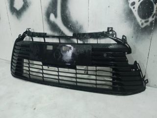 bontott TOYOTA COROLLA Első Lökhárító Alsó Középső Díszrács