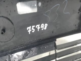 bontott TOYOTA COROLLA Első Lökhárító Alsó Középső Díszrács