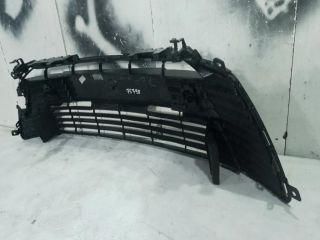 bontott TOYOTA COROLLA Első Lökhárító Alsó Középső Díszrács