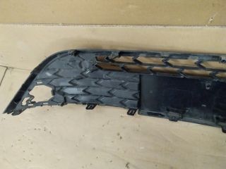 bontott TOYOTA COROLLA Első Lökhárító Alsó Középső Díszrács