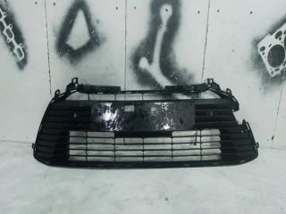 bontott TOYOTA COROLLA Első Lökhárító Alsó Középső Díszrács