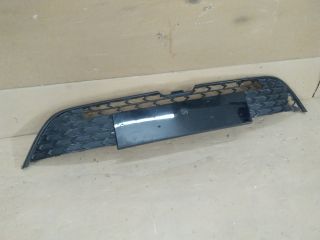 bontott TOYOTA COROLLA Első Lökhárító Alsó Középső Díszrács