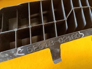 bontott TOYOTA COROLLA Első Lökhárító Alsó (Műanyag)