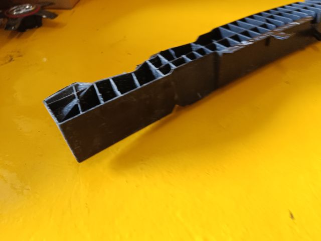 bontott TOYOTA COROLLA Első Lökhárító Alsó (Műanyag)