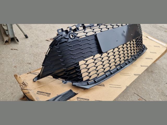 bontott TOYOTA COROLLA Első Lökhárító Alsó (Műanyag)