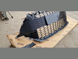 bontott TOYOTA COROLLA Első Lökhárító Alsó (Műanyag)