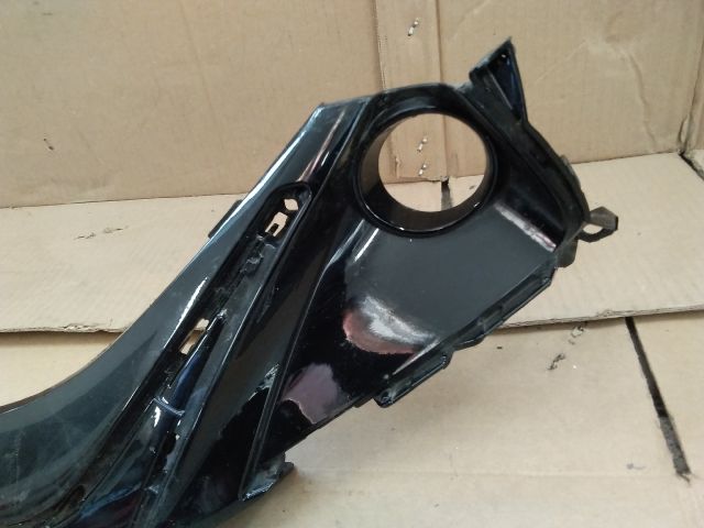 bontott TOYOTA COROLLA Első Lökhárító Díszléc