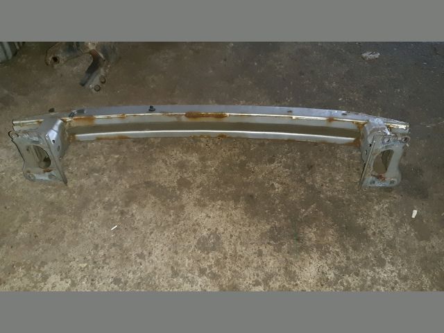 bontott TOYOTA COROLLA Első Lökhárító Merevítő (Fém)