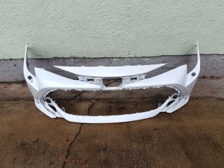bontott TOYOTA COROLLA Első Lökhárító (Részeivel)