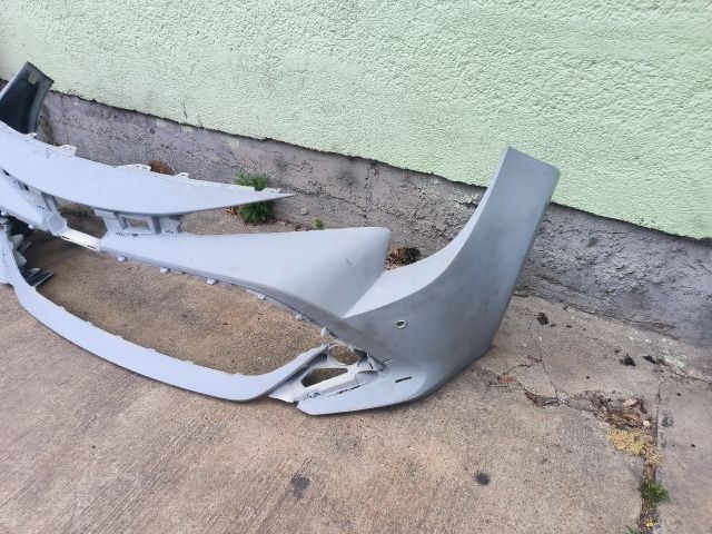 bontott TOYOTA COROLLA Első Lökhárító (Részeivel)