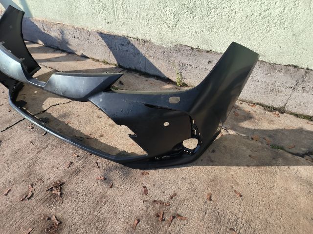 bontott TOYOTA COROLLA Első Lökhárító (Részeivel)