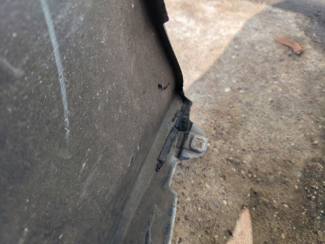 bontott TOYOTA COROLLA Első Lökhárító (Részeivel)