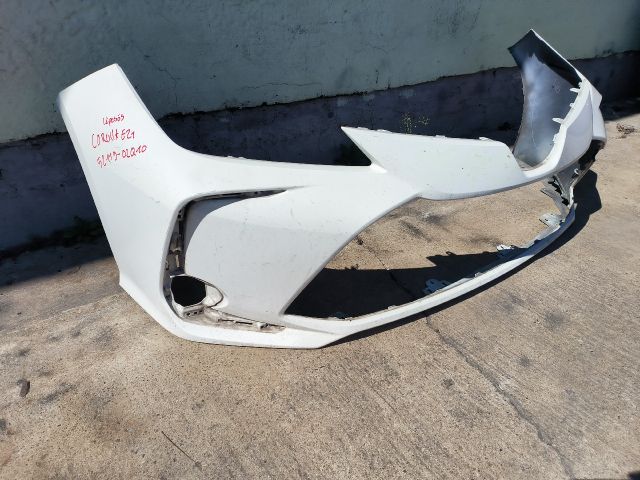 bontott TOYOTA COROLLA Első Lökhárító (Részeivel)