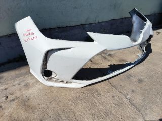 bontott TOYOTA COROLLA Első Lökhárító (Részeivel)