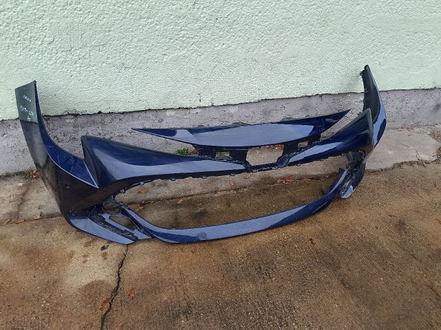 bontott TOYOTA COROLLA Első Lökhárító (Részeivel)