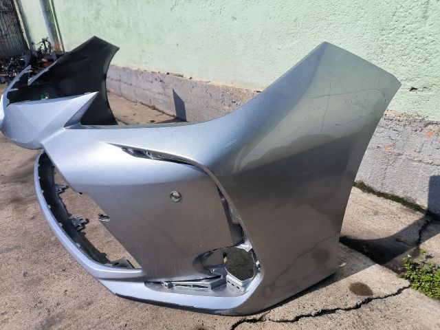 bontott TOYOTA COROLLA Első Lökhárító (Részeivel)