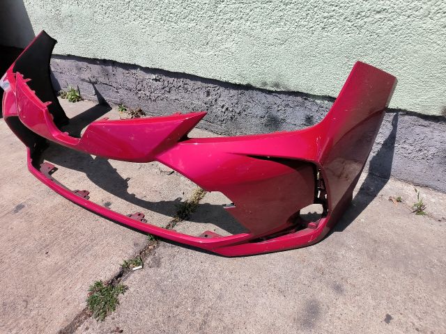 bontott TOYOTA COROLLA Első Lökhárító (Részeivel)