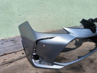 bontott TOYOTA COROLLA Első Lökhárító (Részeivel)