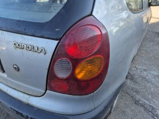 bontott TOYOTA COROLLA Első Lökhárító (Részeivel)