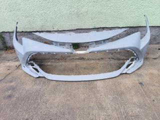 bontott TOYOTA COROLLA Első Lökhárító (Részeivel)