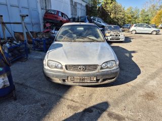 bontott TOYOTA COROLLA Első Lökhárító (Részeivel)