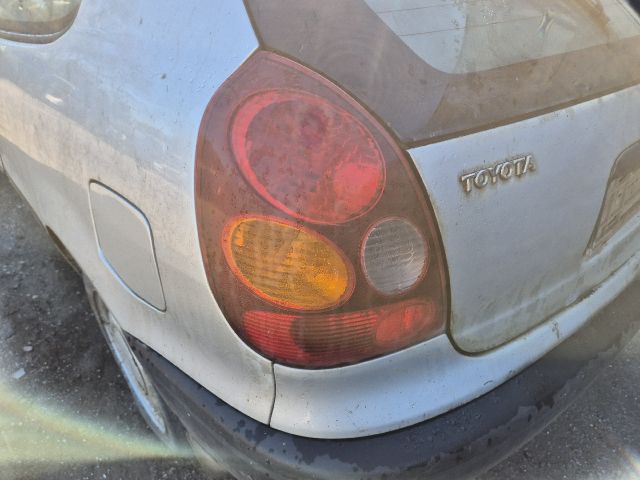 bontott TOYOTA COROLLA Első Lökhárító (Részeivel)