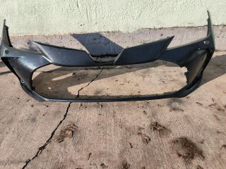 bontott TOYOTA COROLLA Első Lökhárító (Részeivel)