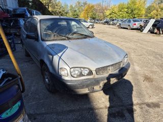 bontott TOYOTA COROLLA Első Lökhárító (Részeivel)