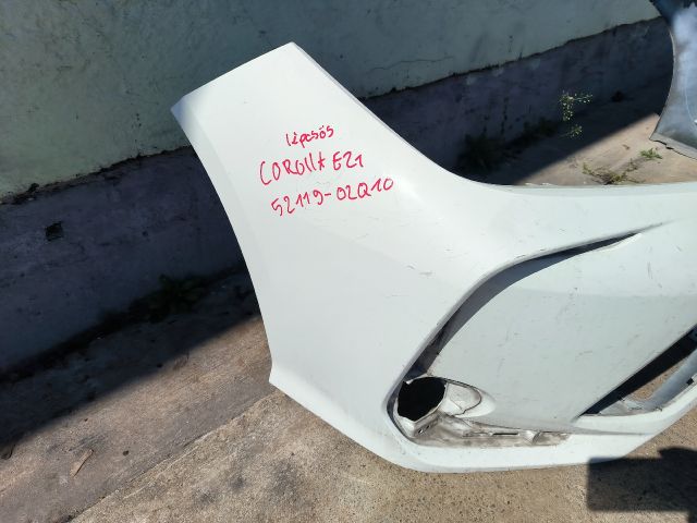 bontott TOYOTA COROLLA Első Lökhárító (Részeivel)