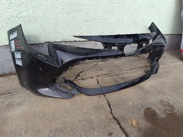 bontott TOYOTA COROLLA Első Lökhárító (Részeivel)