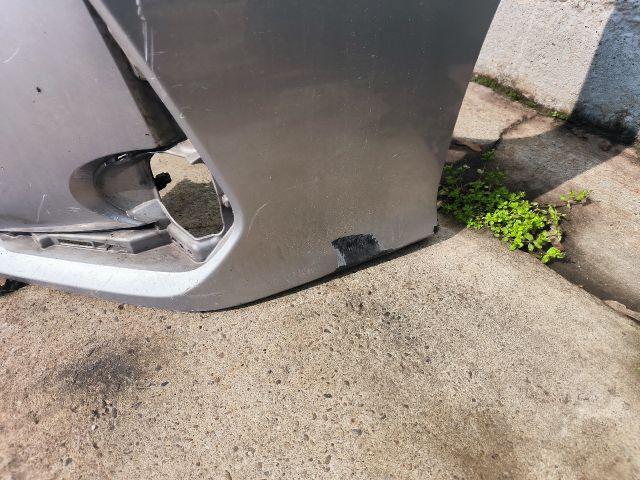 bontott TOYOTA COROLLA Első Lökhárító (Részeivel)