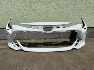 bontott TOYOTA COROLLA Első Lökhárító (Üresen)