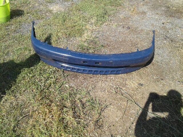 bontott TOYOTA COROLLA Első Lökhárító (Üresen)