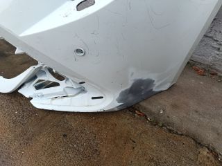 bontott TOYOTA COROLLA Első Lökhárító (Üresen)