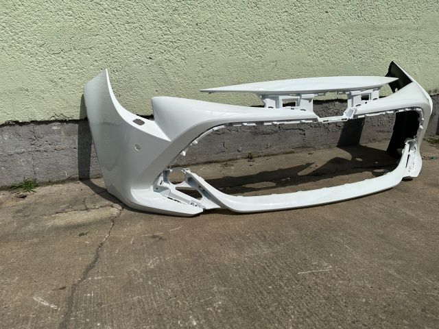 bontott TOYOTA COROLLA Első Lökhárító (Üresen)