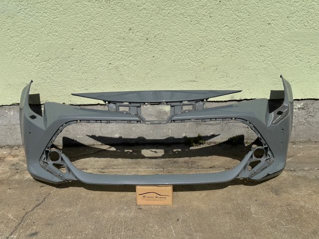 bontott TOYOTA COROLLA Első Lökhárító (Üresen)